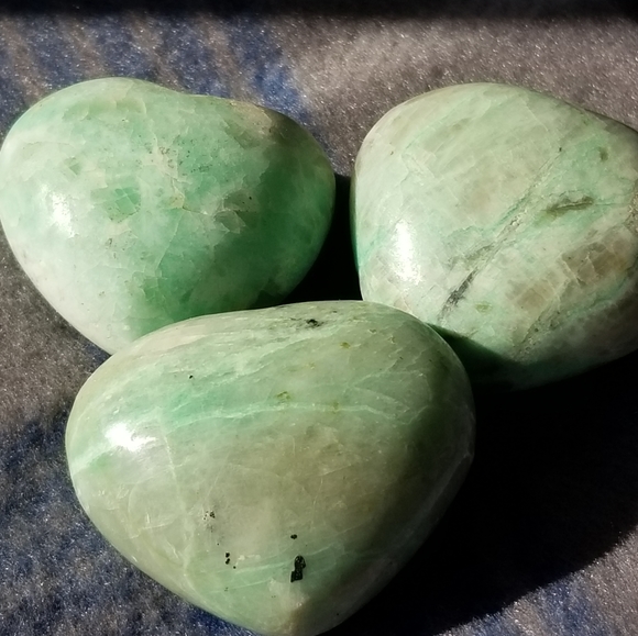 Rare Natural Green Moonstone hearts - Picture 7 of 9